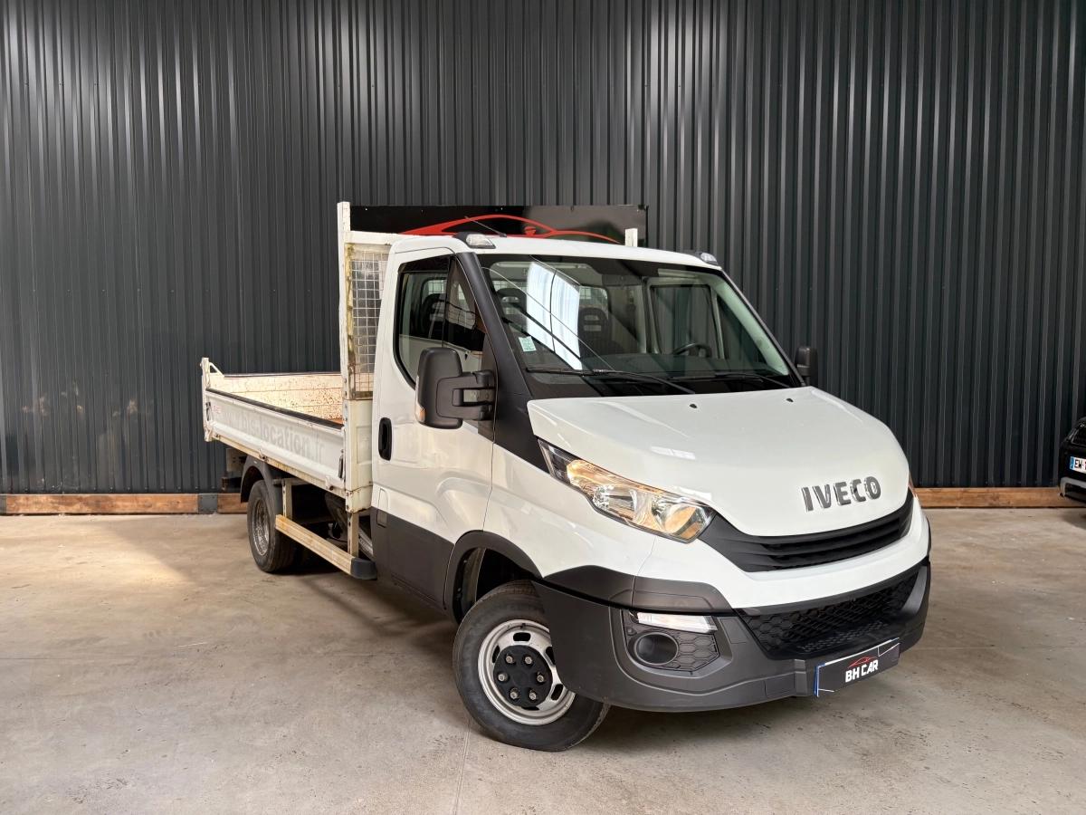 Image: Iveco Daily Vu FOURGON 35C12 2.3 C CLASSE TVA récupérable