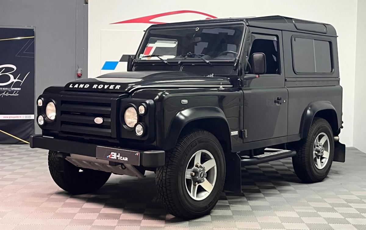Image: Land Rover Defender 90 svx 60th anniversary