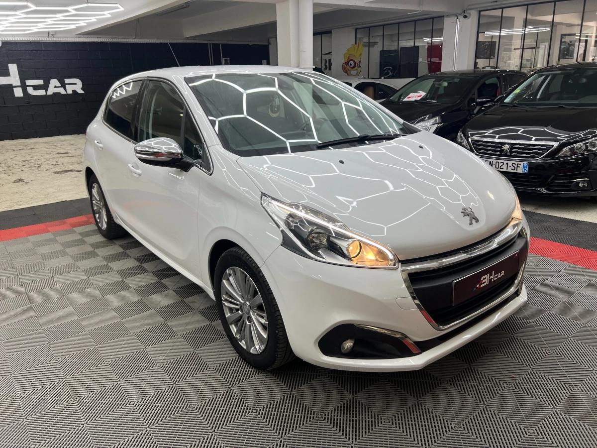 Image: Peugeot 208 208 1.2 PureTech 110ch E6.c Allure ( CAMERA DE RECUL, CLIM AUTO,
