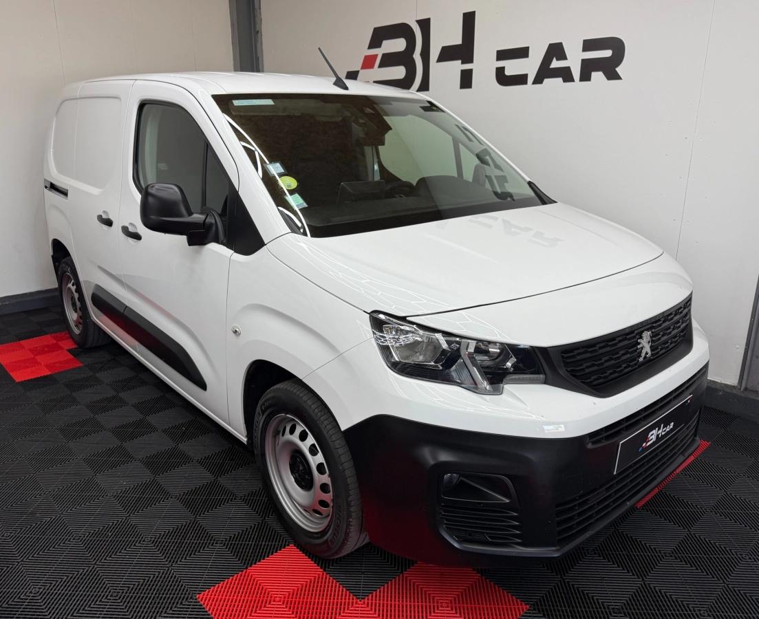 Image: Peugeot Partner Fourgon 1.5 BlueHDI Pack Asphalt - 100cv / Apple Carplay / Caméra / Charge renforcée / GPS