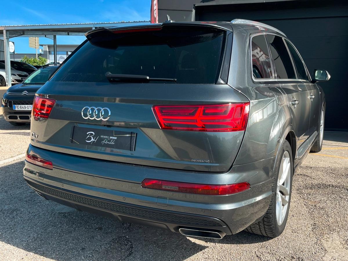 Image: Audi Q7 3.0 TDI 272 S-LINE 7 places - Moteur neuf garantie AUDI 12/2026 - Attelage - Toit ouvrant