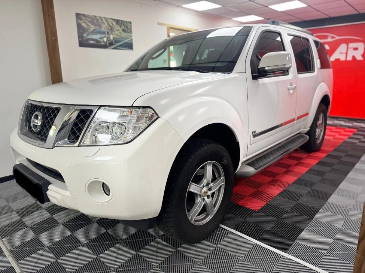 Image: Nissan Pathfinder 3.0 DCI 230 4WD BVA SelNord Full option siège cuir bose