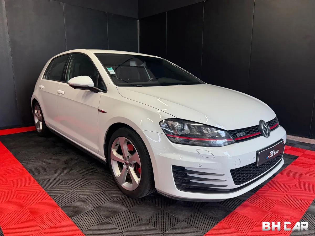 Image: Volkswagen Golf GTI 2.0 TSI 220 CH