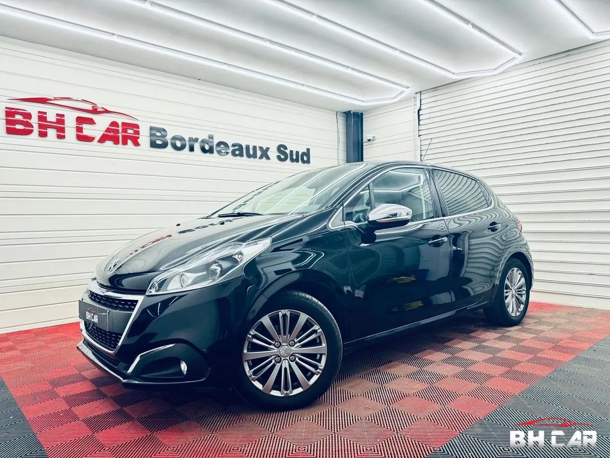 Image: Peugeot 208 GENERATION-I 1.2 PURETECH 82 ALLURE // KIT DISTRIBUTION NEUF