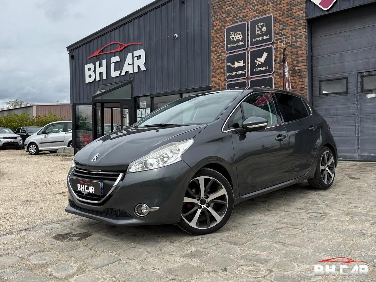 Image: Peugeot 208 1.6 E-HDI FELINE / TOIT PANORAMIQUE