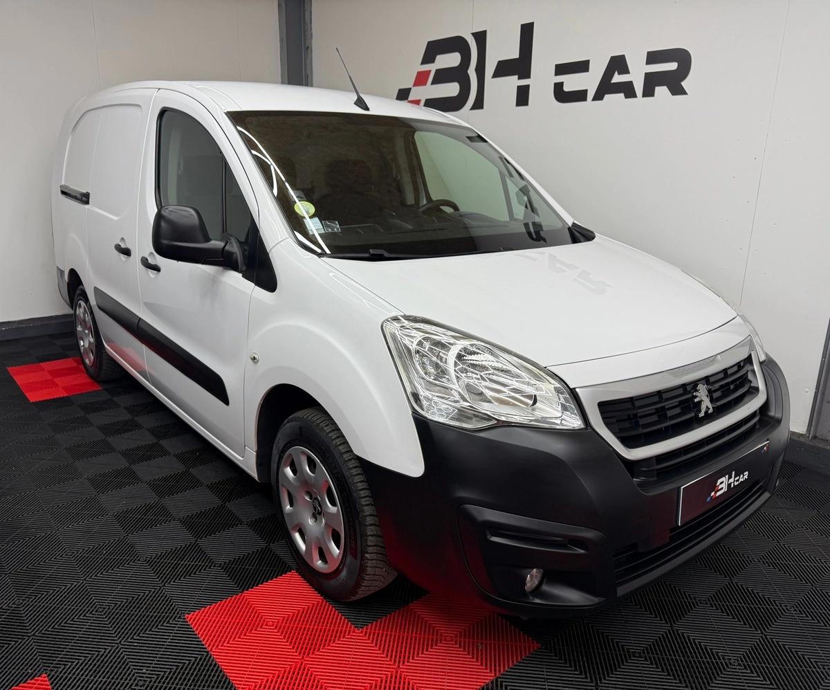 Image: Peugeot Partner 1.6 BlueHDi L2H1 - 100cv / TVA Récupérable / Caméra / Radars AR / Clim / 3 Places