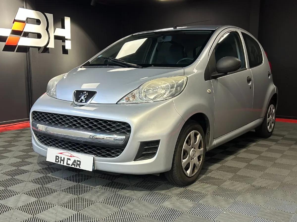 Image: Peugeot 107 1.0 70 URBAN