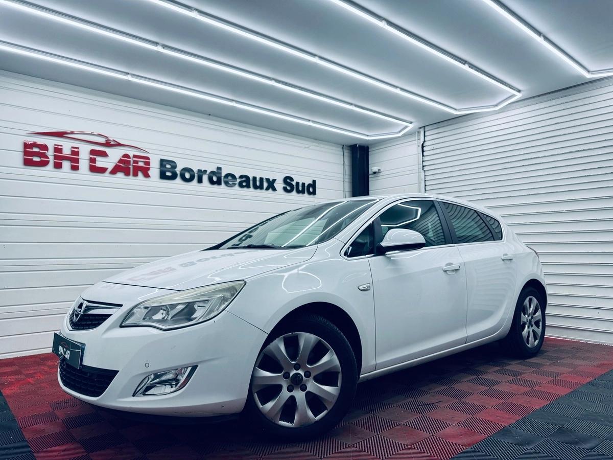 Image: Opel Astra 1.7 CDTI 110 COSMO PACK // SUIVI ENTRETIEN COMPLET - KIT DISTRIBUTION NEUF
